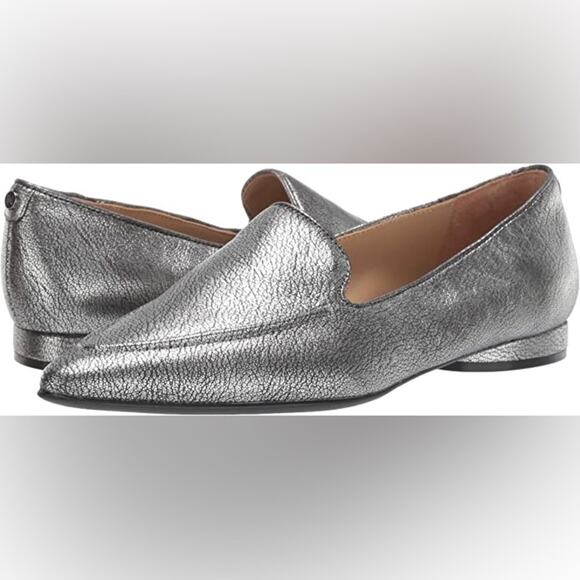 Naturalizer Haines Silver Flats Loafers Size 6.5M NWOB - Picture 2 of 14